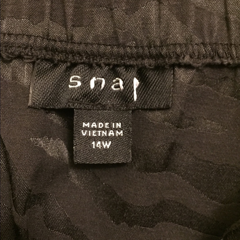 Black staples dress with pockets - Picture 4 of 4
